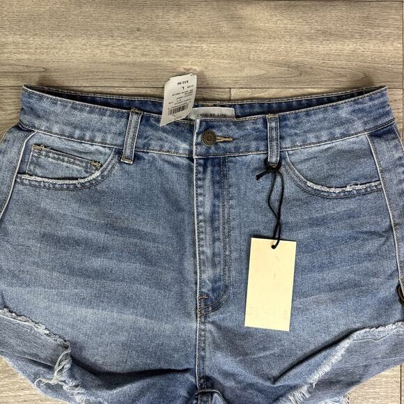 Uniq by Litz High Rise Cuffed Frayed Hem Jean Shorts Medium Wash sz Large - Picture 2 of 5
